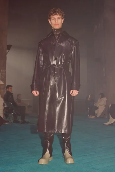 Look 50